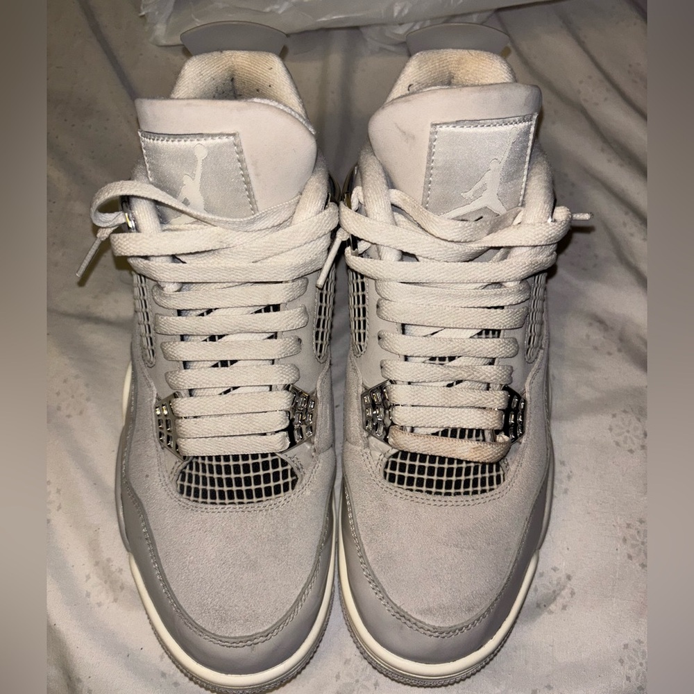 Jordan 4 Retro Frozen Moments